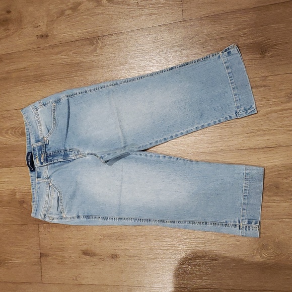 Bandolinoblu Pants - Women's Bandolinoblu Capri pants